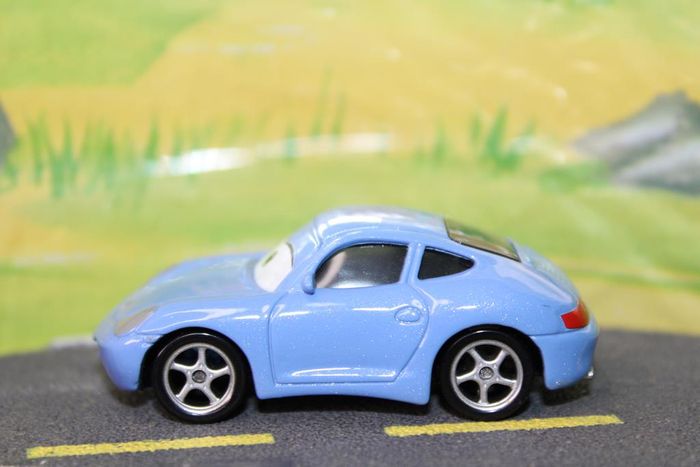 Disney Pixar cars Sally Carrera - photo numéro 2