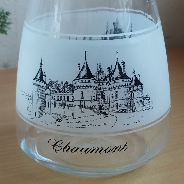 Carafe en verre les châteaux de la loire. Neuf - photo numéro 4