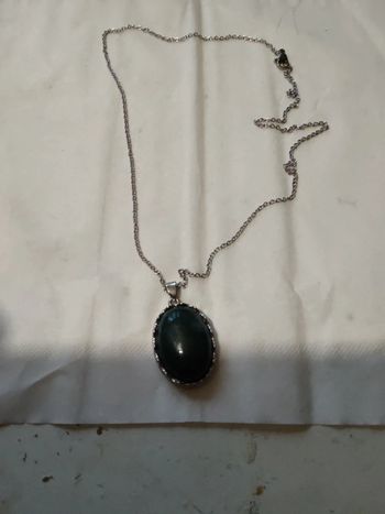 Pendentif pierre obsidienne avec chaîne