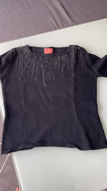 Joli pull noir miniman 16 ans