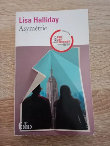 Lisa Halliday 🪅 Asymétrie