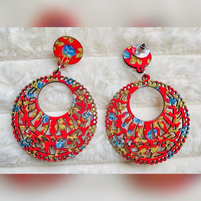 Boucles d'oreilles en bois, faites main ! - photo numéro 4