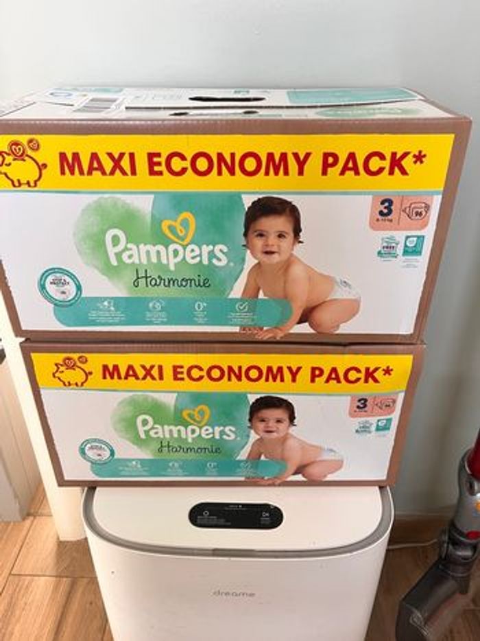 2 Cartons de couches Pampers Harmonie taille 3 Neuf