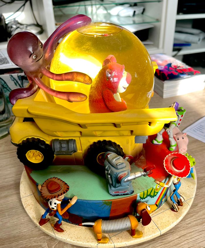 Boule a neige musicale disney store Toy story - photo numéro 4