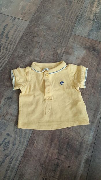 T-shirt tao 1 mois en très bon état