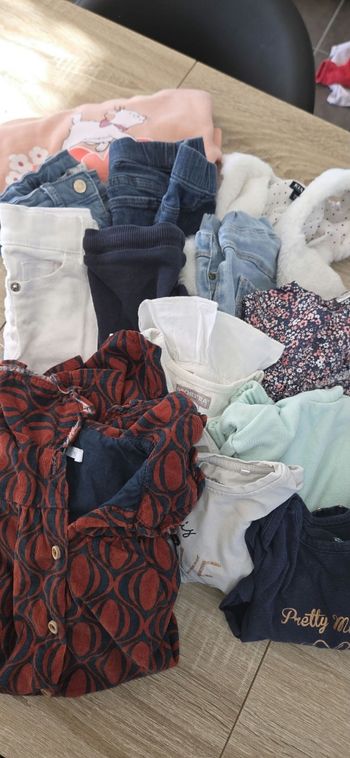 Lot fille de 13 articles en bon etat ++