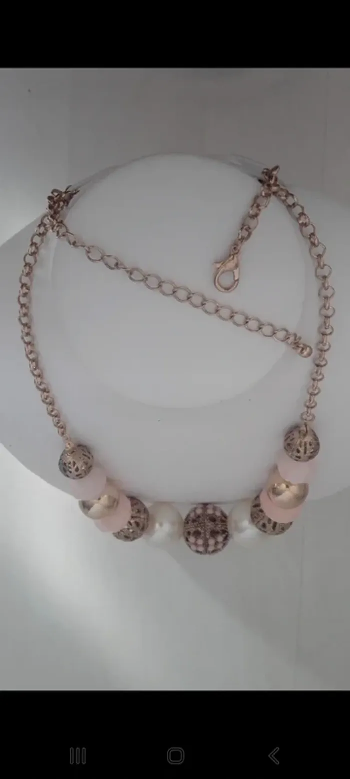 Lot de 3 colliers Plastron argenté doré et rose new look - photo numéro 5