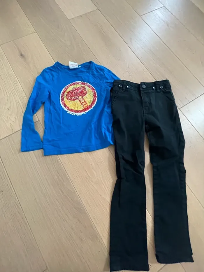 Jeans et t shirt Marvel