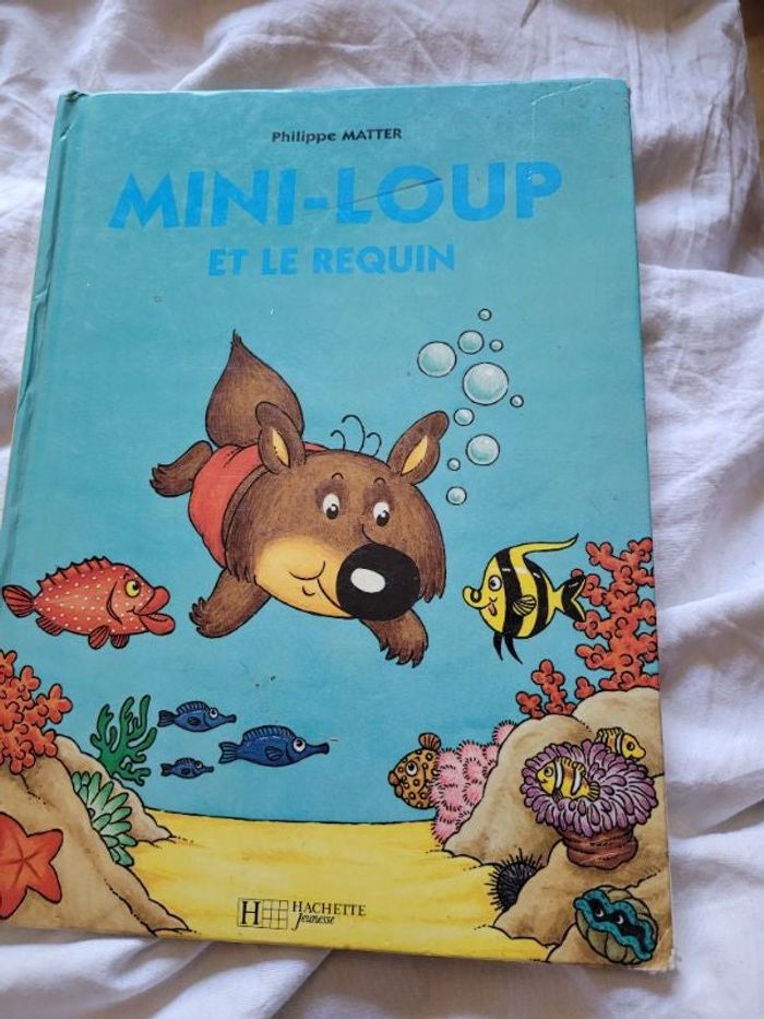Mini loup et le requin