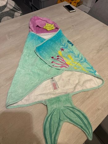 Cape de bain Disney store ariel avec queue amovible