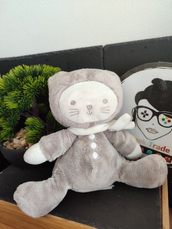 doudou peluche chat tex baby blanc marron écharpe foulard capuche PE0243