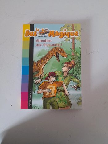 Livre le bus magique : attention aux dinosaures