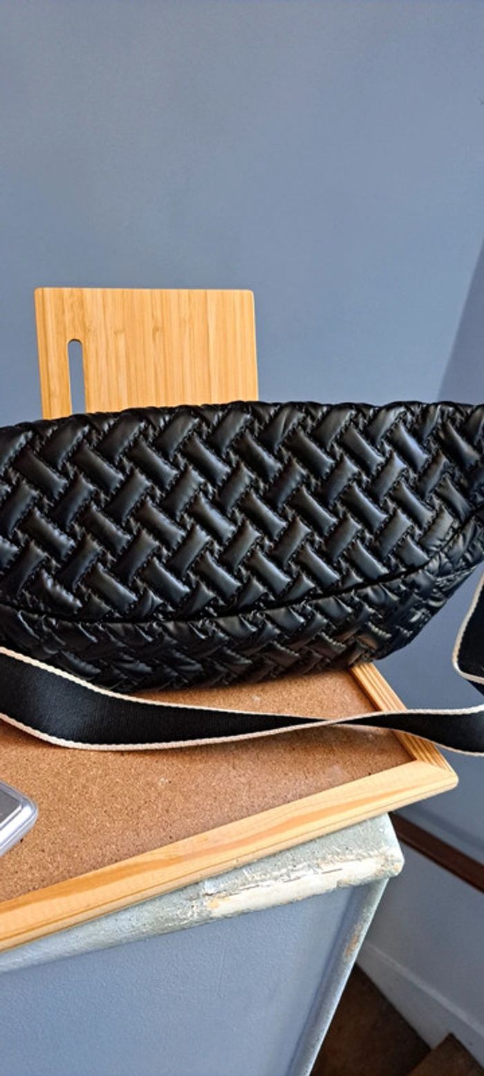 Sac banane noir capitonné - photo numéro 4