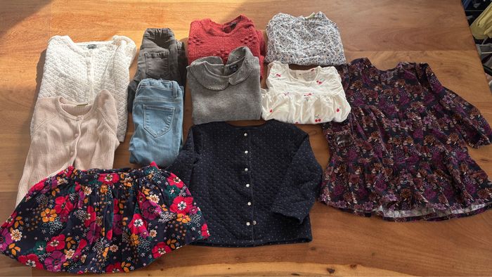 Lot vêtements fille 2 ans
