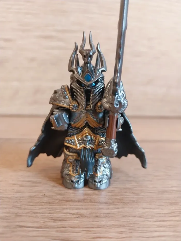 Figurine type lego Le Roi Liche Warcraft - photo numéro 2