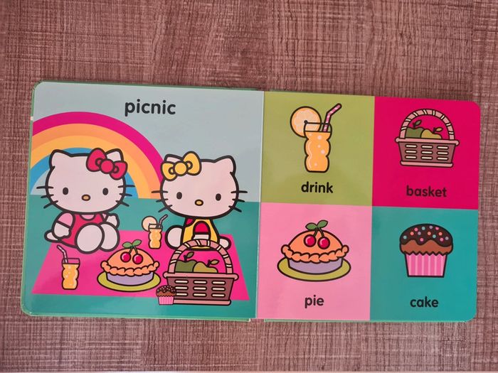 Lot de 2 Hello Kitty en anglais TBE - photo numéro 5