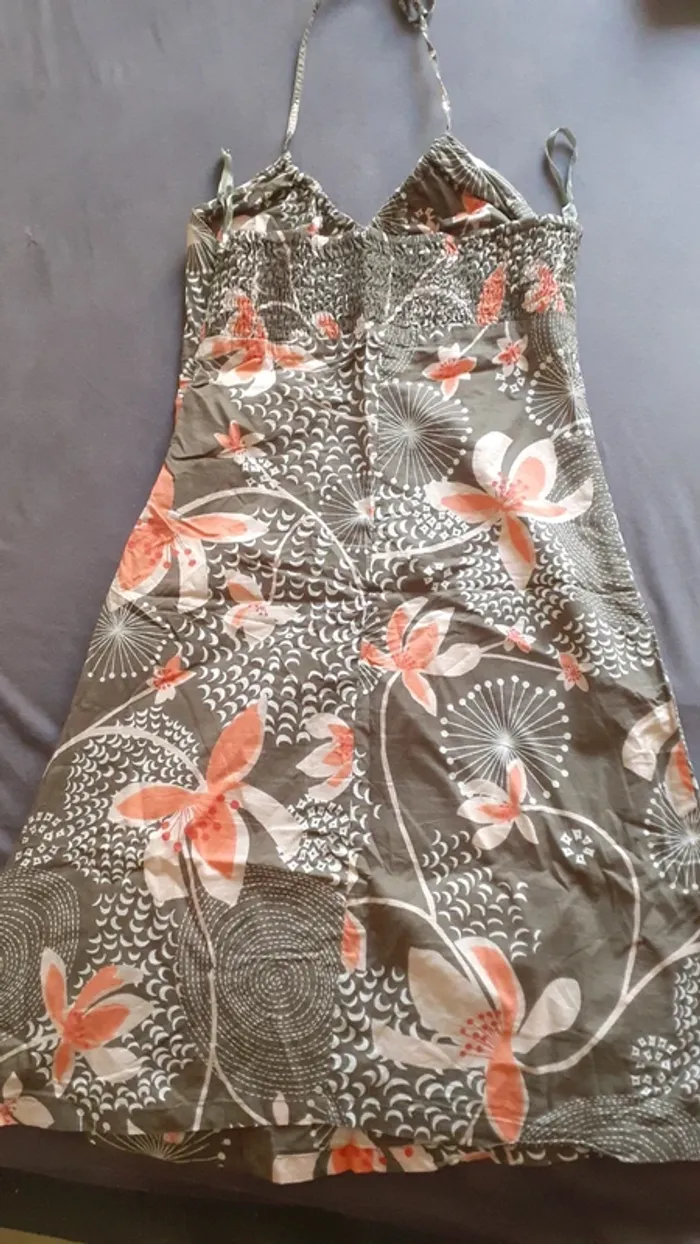 Robe fleurie dos nue - photo numéro 5