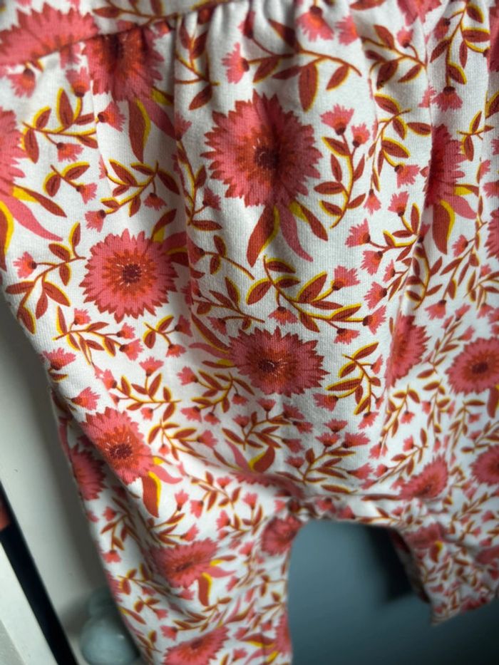Combinaison, à fleurs , 3 mois du pareil au même - photo numéro 5
