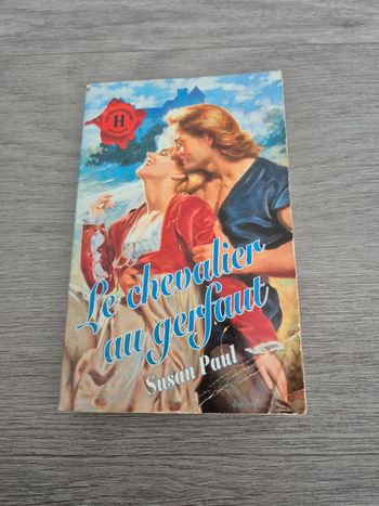 Le chevalier au gerfaut Susan Paul