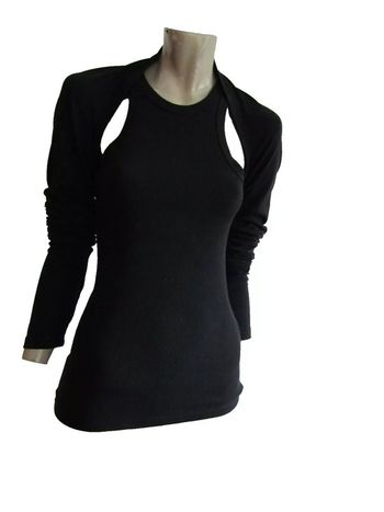 top débardeur effet 2 en 1  pas de taille indiquée mais convient a une taille 36/38