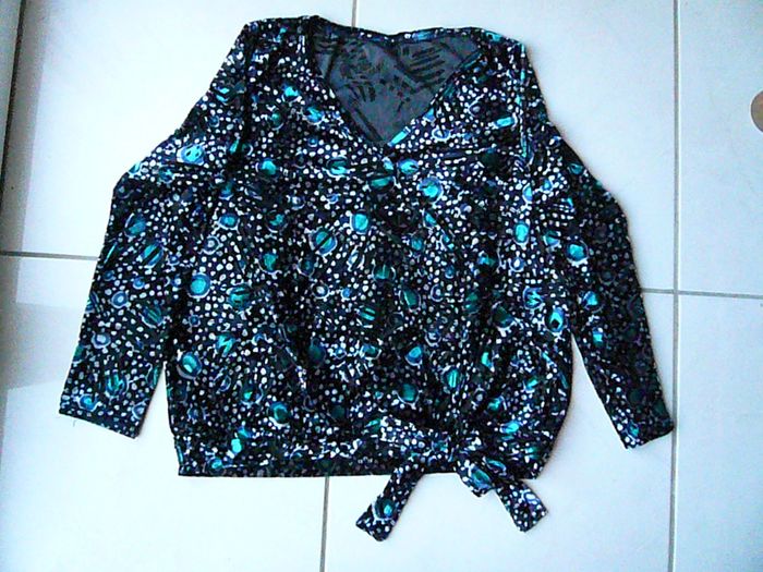 Haut en velours bleu marine Taille 3