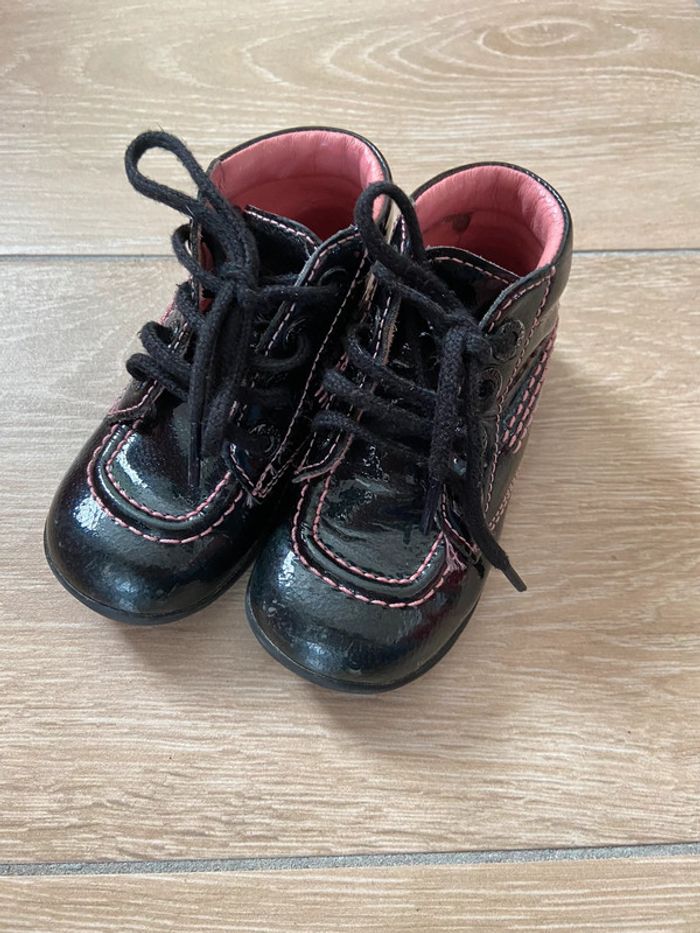 Chaussures vernies t.22