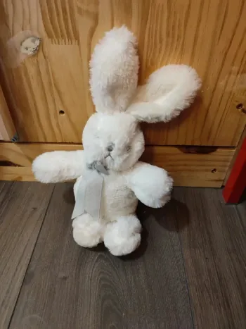 Peluche conejito neuve lapin