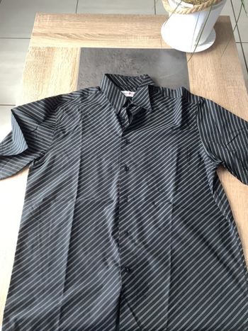 Chemisette taille XL longueur 75 cm aisselles à aisselles 55 cm