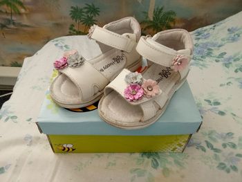 Sandales bébé. T.22