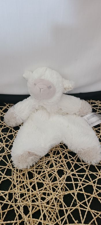 Mouton KIMBALOO (La Halle) doudou plat blanc