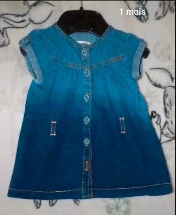Robe en jeans de chez Kitchoun taille 1 mois