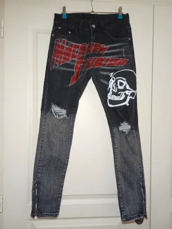 Jeans troués   Eternity