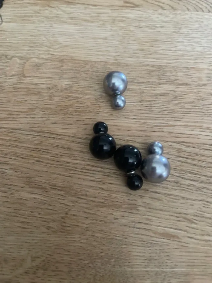 Lot de 2 paires de Boucles neuves