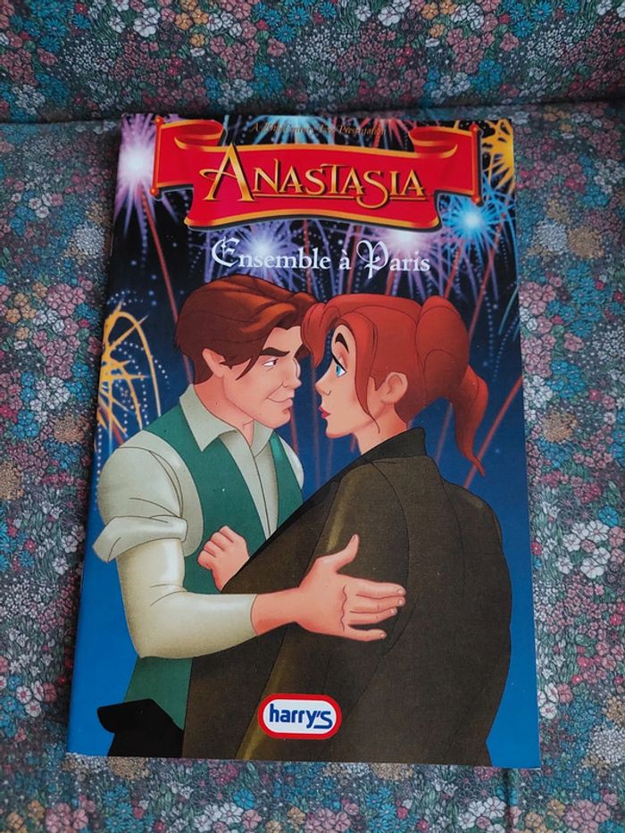 Livre Anastasia Ensemble à Paris