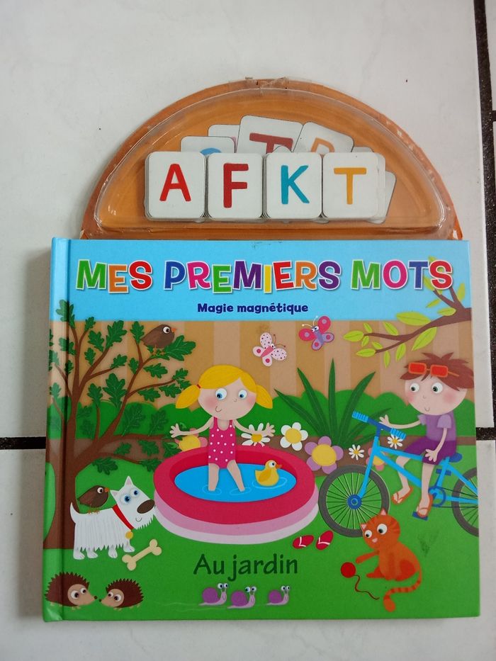 Livre " Mes premiers mots: Magie  magnétique" dès 3 ans