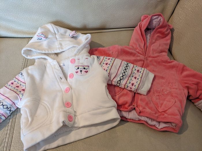 Lot 2 gilets chaud bébé 3 mois