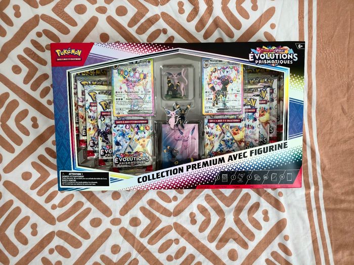 Coffret Collection Premium Figurine Évolutions Prismatiques EV8.5