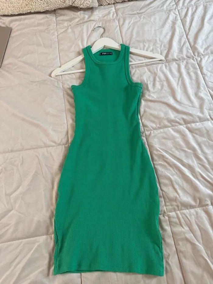 Robe xs verte moulante