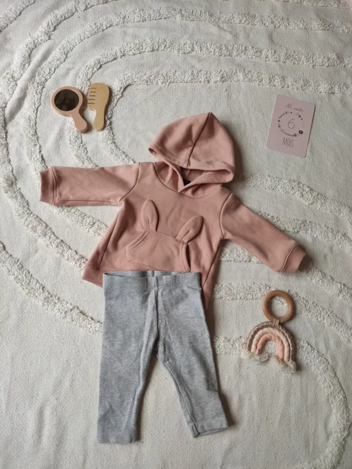 Ensemble fille 6 mois – Sweat Kiabi + legging H&M – Très bon état - photo numéro 3