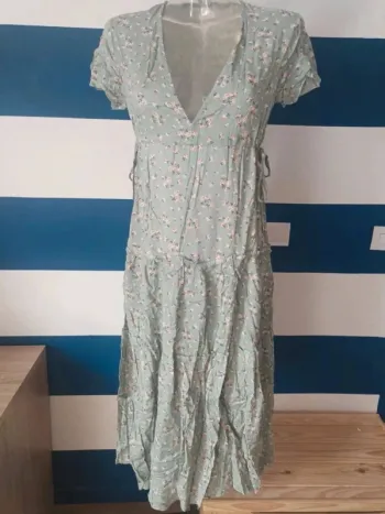 Magnifique robe longue manches courtes vert d'eau fleuri femme taille S