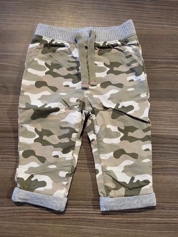 Pantalon taille 6 mois (68 cm)