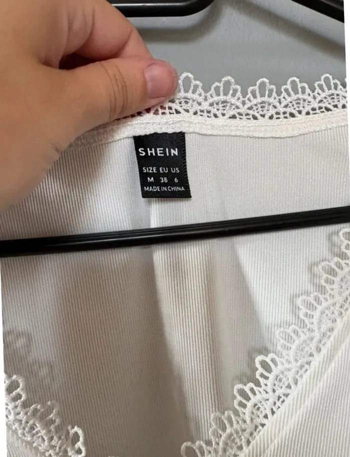 🤍 T-shirt blanc dentelle SHEIN M - photo numéro 3
