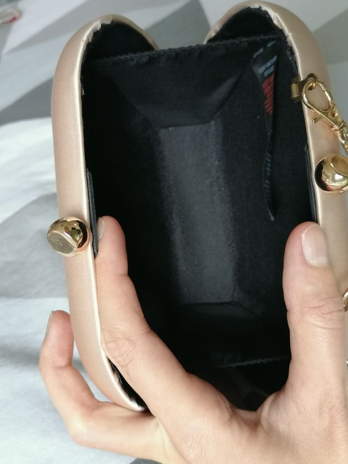 Petit sac bandoulier ovale et rigide rose poudré en simili satin - Dorothy Perkins - photo numéro 5