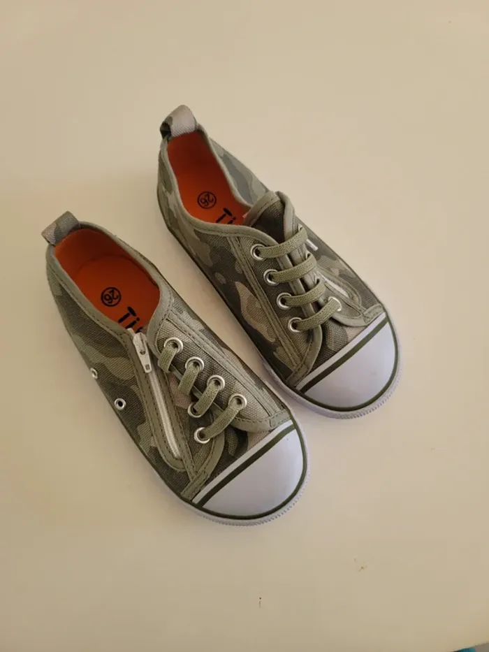Chaussures tissiai garçon kaki militaire 26 neuve