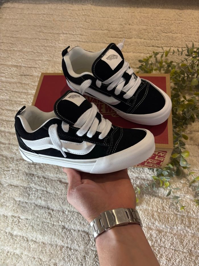 Vans Knu Skool Noir et Blanche - Neuve - Taille 36.5 Femme - photo numéro 3