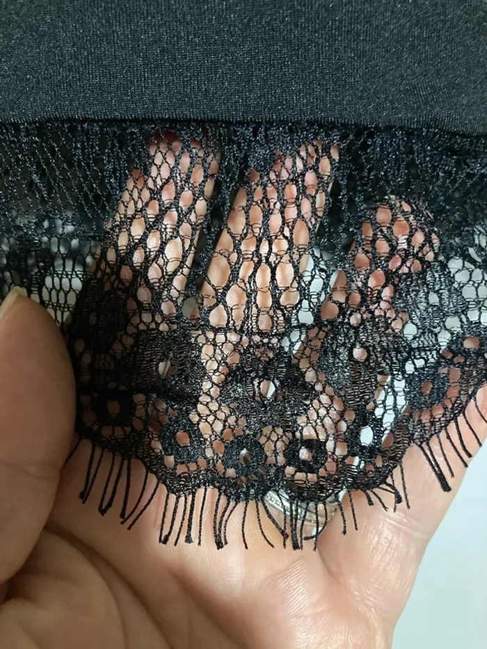 Fond de jupe noir dentelle – Taille 36 – Anti-transparence - photo numéro 3