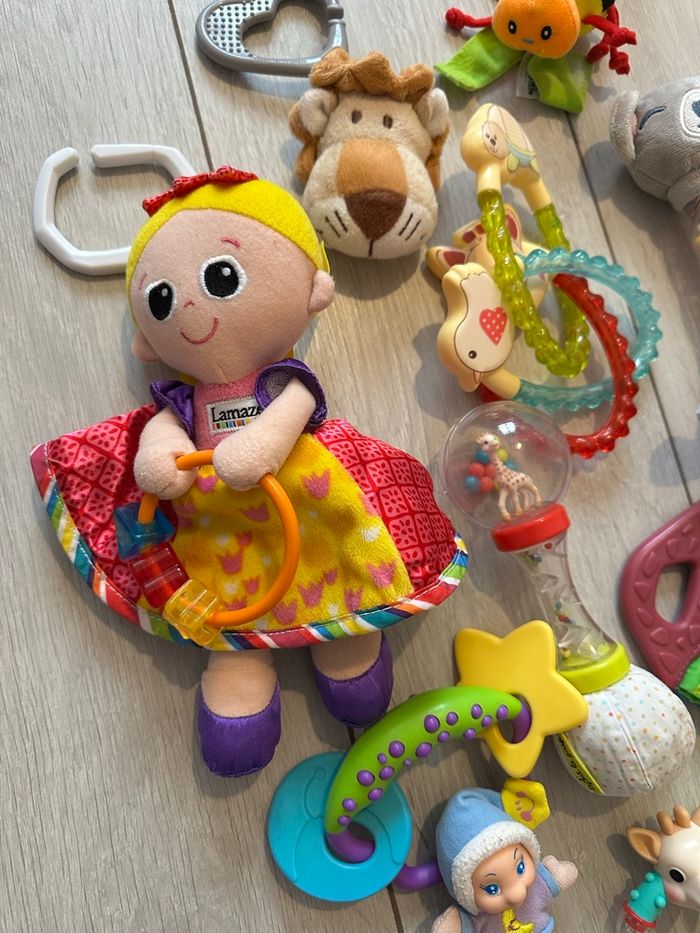 Lot de jouets - photo numéro 2