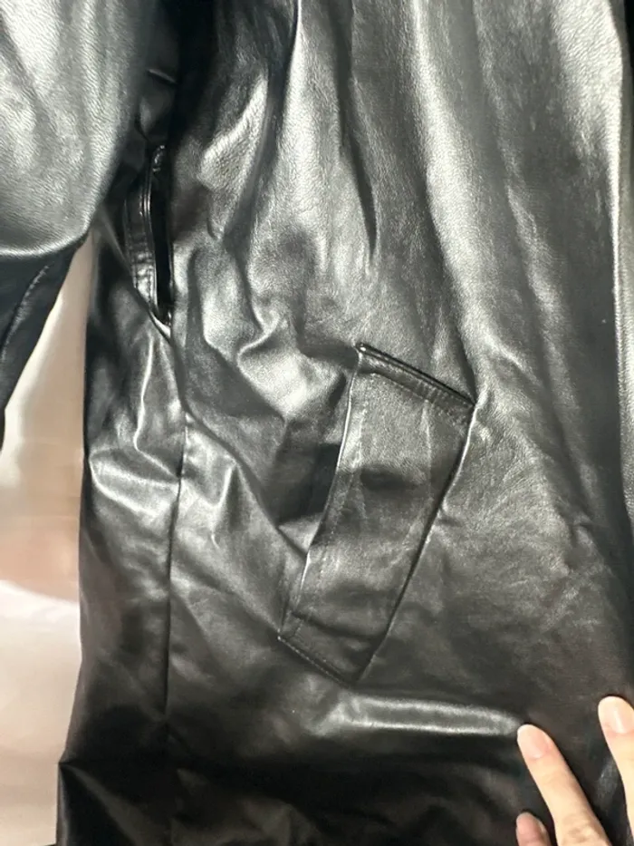 Veste longue en faux cuir noir YesStyle - photo numéro 3