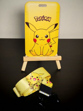Porte carte Pikachu.