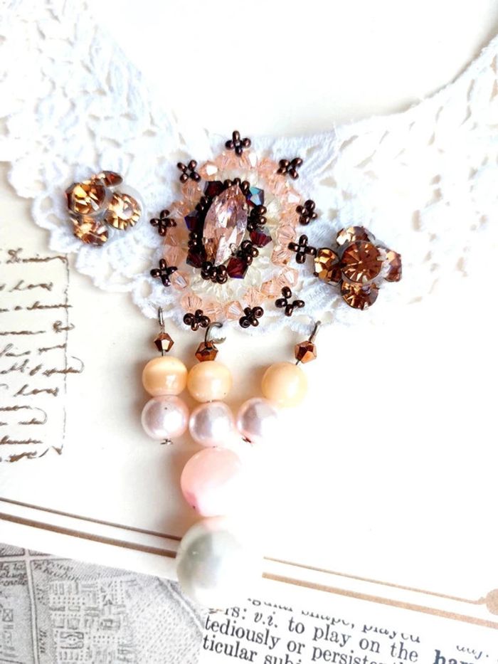 Magnifique collier style victorien broderie blanche - photo numéro 4